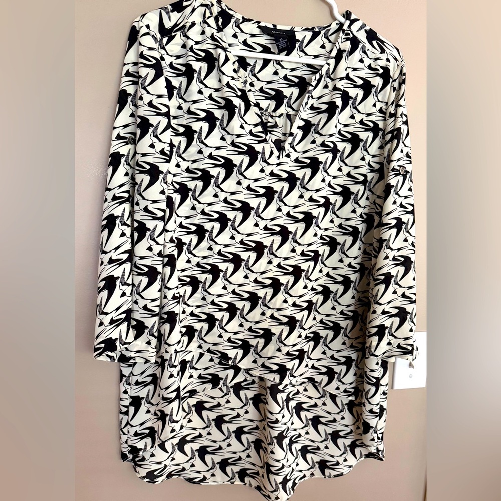 ALFANI BlackBirds Handkerchief Blouse Tunic  Size 10